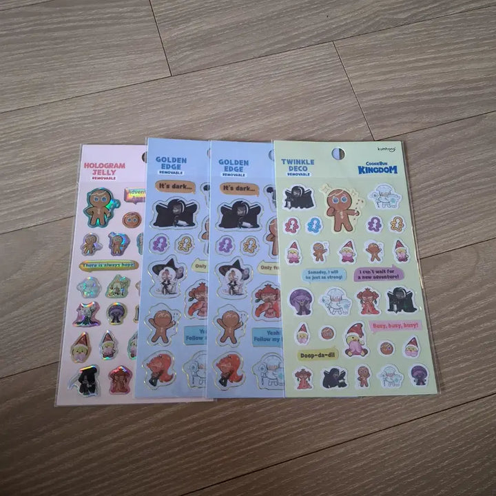 [BUNJANG] Cookie Run Kingdom Artbook &amp; Merchandise Bundle Set / (오늘만 가격 내림)쿠키런 킹덤 쿠킹덤 아트북 및 굿즈 일괄