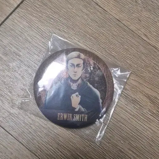 [BUNJANG] Attack on Titan Erwin Badge / 진격의 거인 엘빈 배지