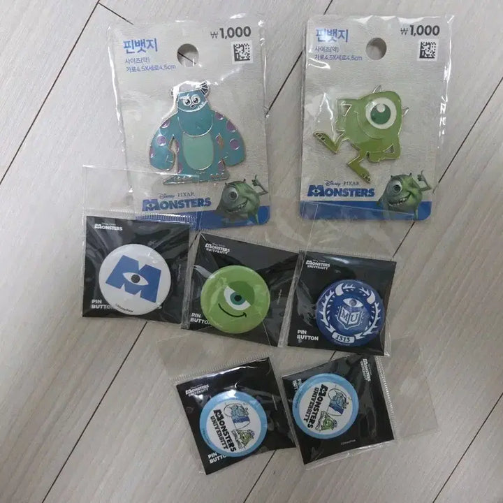 [BUNJANG] Monsters, Inc. Pin Badge Set - Mike Wazowski &amp; Sulley / (일괄) 몬스터 주식회사 핀뱃지 세트 몬주 마이크와조스키 설리반 대학교