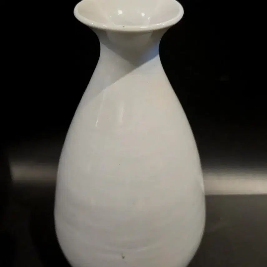 [BUNJANG] Joseon Dynasty Pure White Porcelain Sake Bottle / 순백자 주병