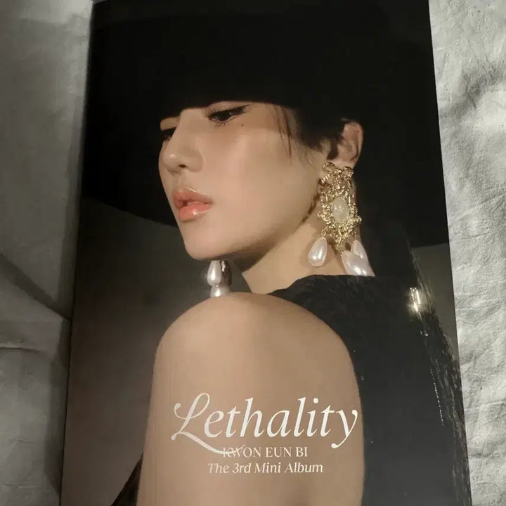 [BUNJANG] Kwon Eun Bi Mini 3rd Album Lethality Photobook Ver. A CD / 권은비 - 미니 3집 Lethality CD 앨범