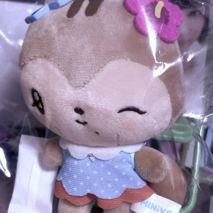 [BUNJANG] IVE Dive Into IVE Tanning Dar-i (Gaeul) Unsealed Doll / 아이브<다이브 인 투 미니브>태닝 달이(가을)단순 개봉