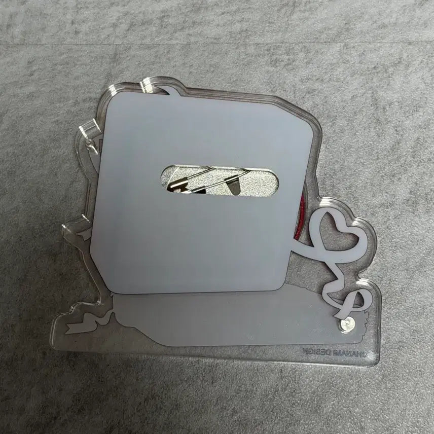 [BUNJANG] Demon Slayer Kyojuro Rengoku Badge + Hanami Acrylic Stand Set / 귀멸의칼날 렌고쿠 뱃지+아크릴 거치대