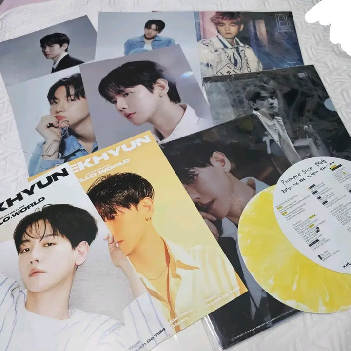 [BUNJANG] Baekhyun Concert Merch Poster Set, Fan Chant Fan, and L Holders / 백현 공방포스터 2장, 응원법 부채, 콘서트MD포스터세트, L홀더(첸백시, 엑소더스, 파슬)
