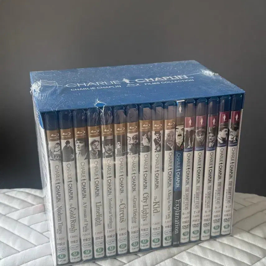 [BUNJANG] Charlie Chaplin Film Collection Blu-ray + DVD Limited Edition (Sealed) / 찰리 채플린 필름 컬렉션 블루레이+DVD 한정판 미개봉