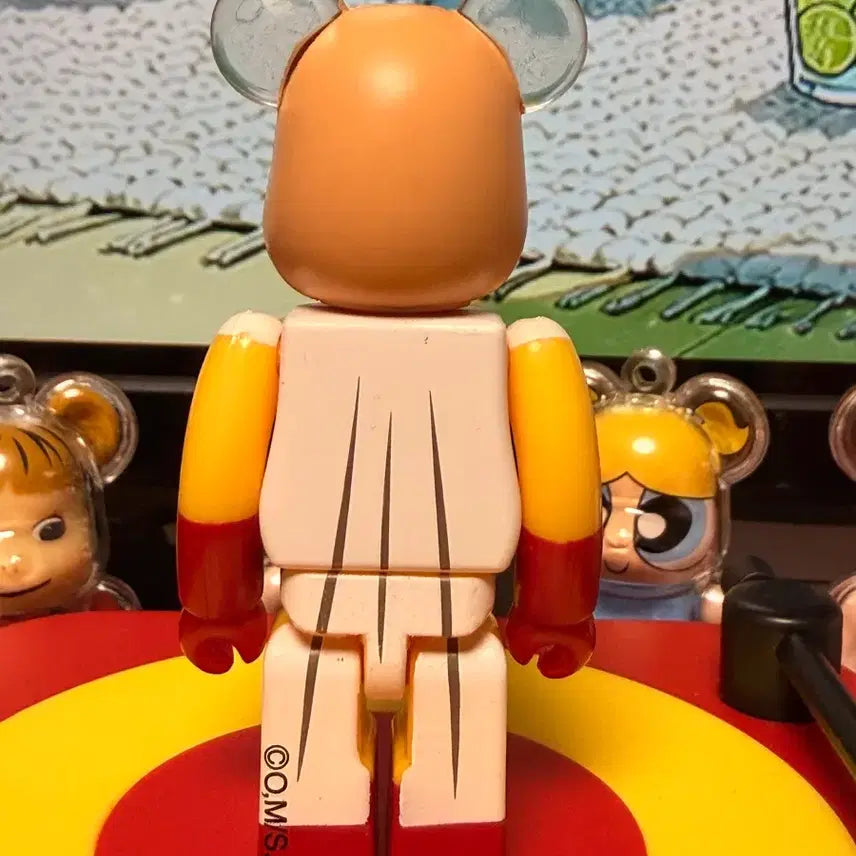 [BUNJANG] Bearbrick 32nd Series One-Punch Man Saitama Figure / 베어브릭 32탄 히어로 원펀맨 사이타마