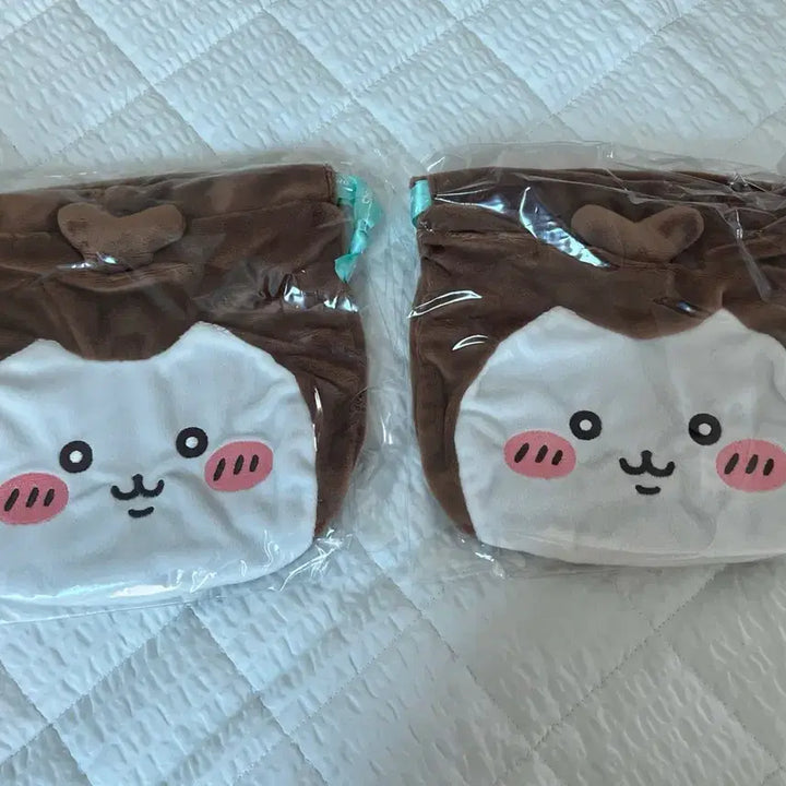 [BUNJANG] Chiikawa Park Beetle Pouch / 치이카와 파크 풍뎅이 파우치