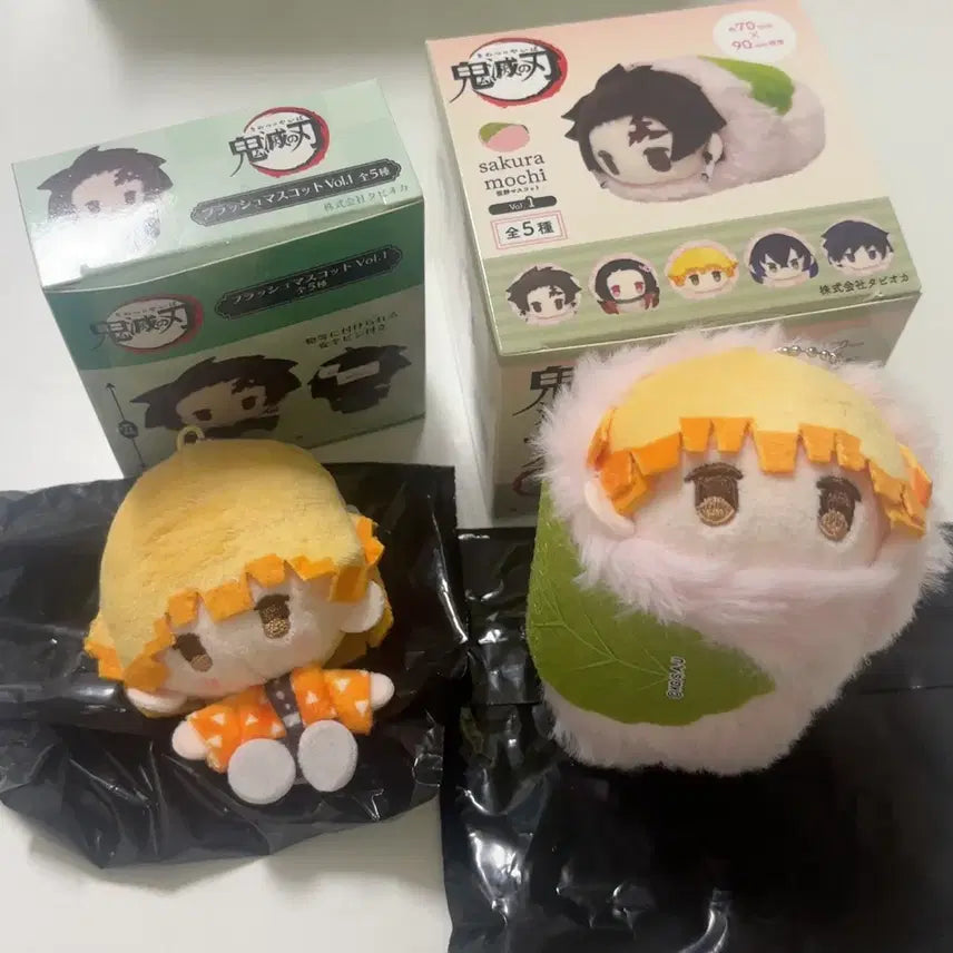 [BUNJANG] Demon Slayer Zenitsu Plush &amp; Sakura Mochi Plush / 귀멸의 칼날 젠이츠 플러쉬/ 사쿠라 모찌