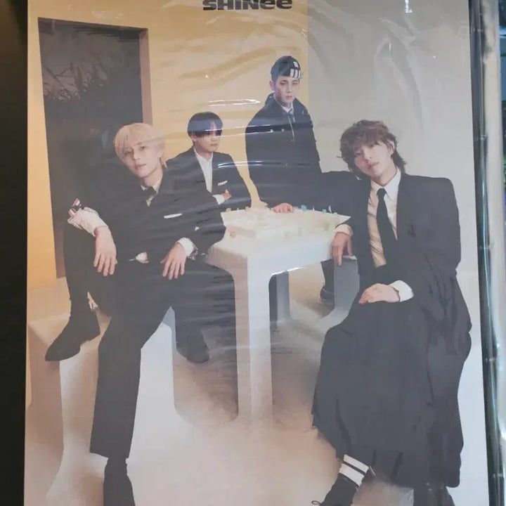 [BUNJANG] SHINee Official 8th Album Hard Poster 3 Types Set / [set] 샤이니 정규 8집 앨범 Hard 포스터 3종