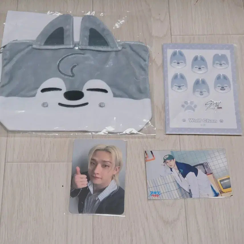 [BUNJANG] Stray Kids Bang Chan SKZOO Wolf Chan Sticker Pouch Photocard Japan Kuji Set / 스트레이키즈 방찬 스키주 울프찬 스티커 파우치 포카 일본 쿠지 세트