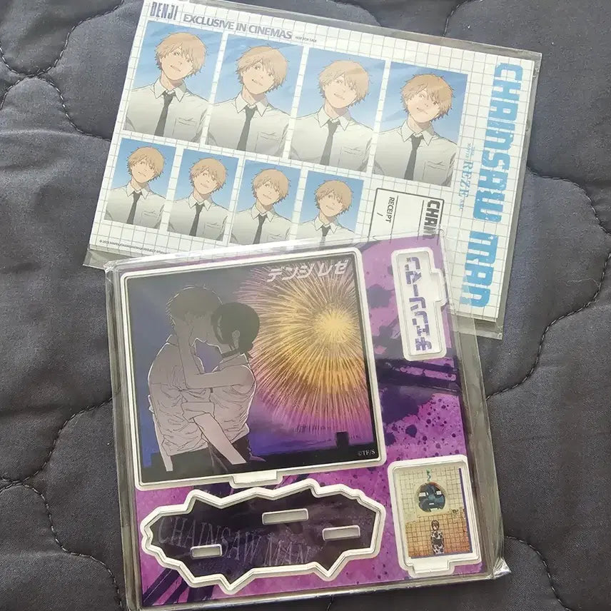 [BUNJANG] Chainsaw Man Akane &amp; Denji Jump Shop Diorama Acrylic Standee &amp; Photocard Set / 체인소맨 레제 덴지 점프샵 디오라마 아크릴 극장판 특전 증사 판매