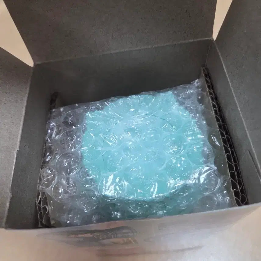 [BUNJANG] Hatsune Miku Snow Globe Figure (Summer Version) / 하츠네 미쿠 스노우볼 피규어 팝니다~(여름)