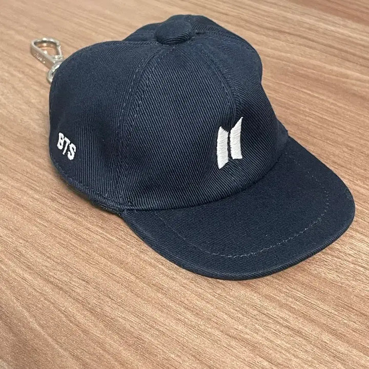 [BUNJANG] BTS ARMY Membership Kit Photocard &amp; Hat Keychain Set / 방탄 아미 멤버십키트 (포카+모자키링)