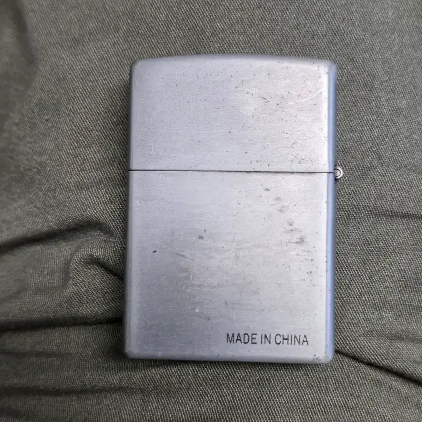 [BUNJANG] Vintage Zippo Lighter with Jazz Musician Engraving / 재즈 연주자 문양이 새겨진 지포 라이터