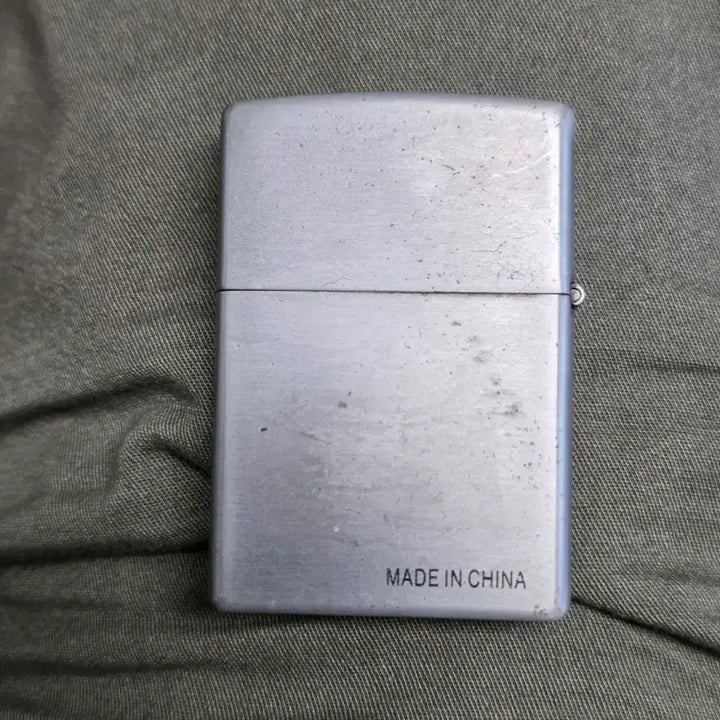 [BUNJANG] Vintage Zippo Lighter with Jazz Musician Engraving / 재즈 연주자 문양이 새겨진 지포 라이터