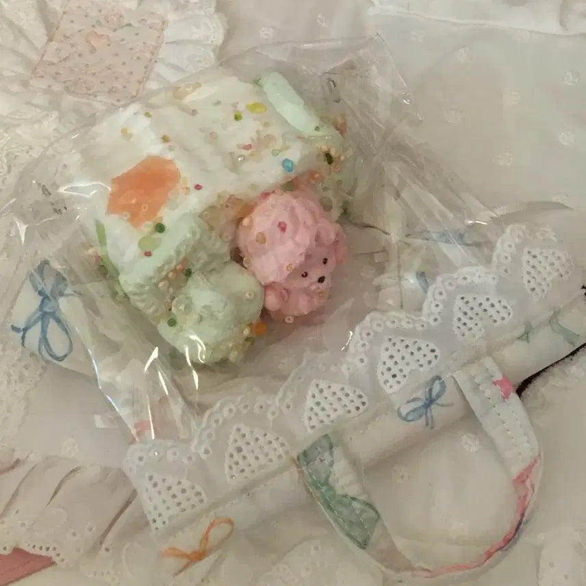 [BUNJANG] Lolita Lace Toast Squishy Charm / 로리타 레이스 토스트 qq 말랑이