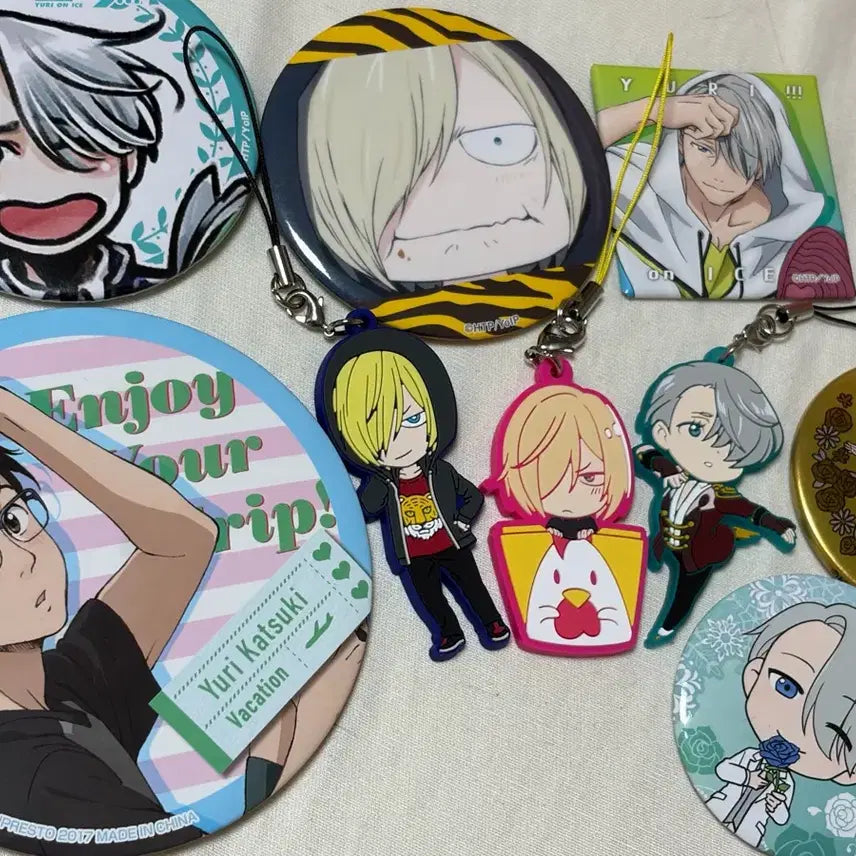 [BUNJANG] Yuri!!! on Ice Goods Bundle Set (Keyring, Can Badge) / 일괄) 유리 온 아이스 굿즈 세트 (키링, 캔뱃지) 유온아