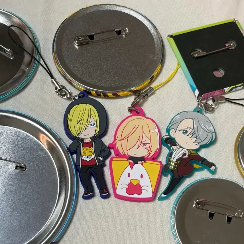 [BUNJANG] Yuri!!! on Ice Goods Bundle Set (Keyring, Can Badge) / 일괄) 유리 온 아이스 굿즈 세트 (키링, 캔뱃지) 유온아