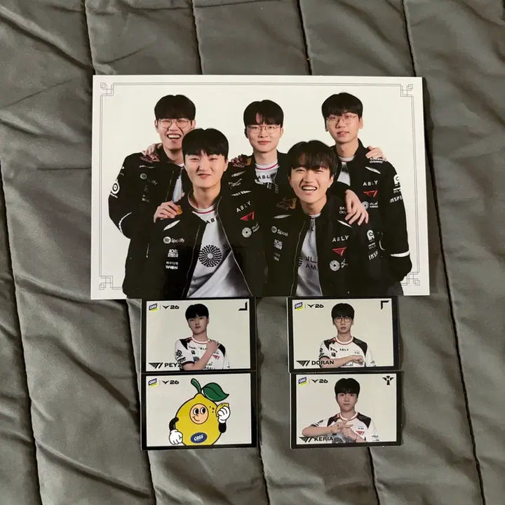 [BUNJANG] T1 Faker Keria Zeus Gumayusi Photocard Bundle Set / 카스 포토 스티커 + 암행천문 엽서 티원 도란 케리아 페이즈 T1