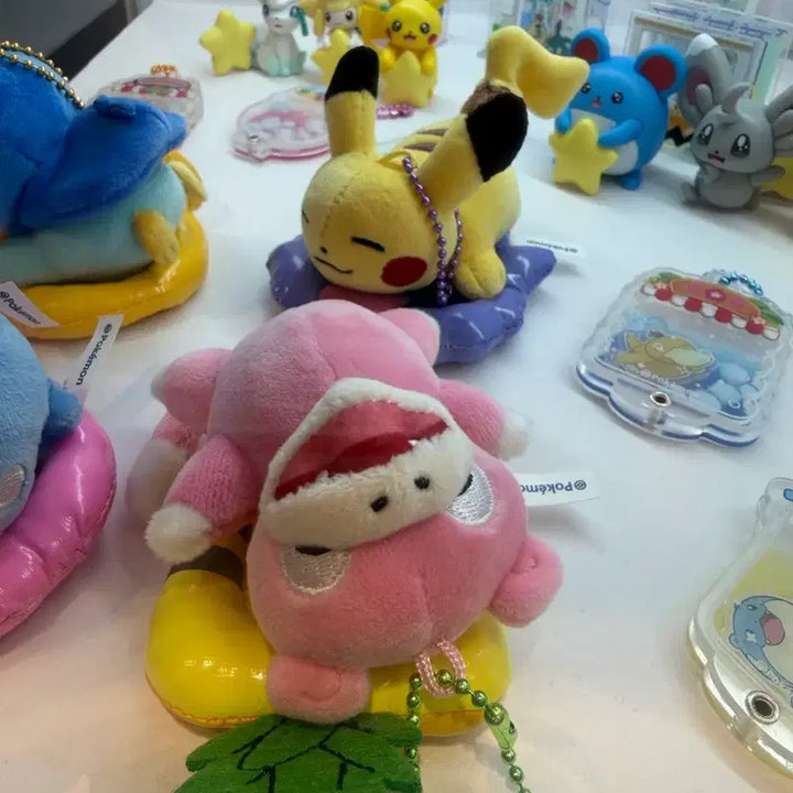 [BUNJANG] Pokemon Busan Relaxing Vacation Tube Mascot Gachapon Set / 4종풀셋SET] 포켓몬 부산 느긋느긋 바캉스 튜브 가챠 팝업 대굴레오 피카츄 팽도리 야돈 부산 마스코트 인형 키링 일괄 세트 풀세트