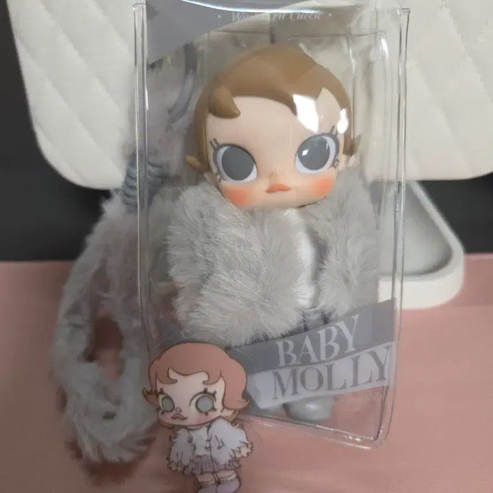 [BUNJANG] Pop Mart Baby Molly Winter Fit Figure with Chanel Outfits Set / 팝마트 베이비몰리 윈터 핏+샤넬의상2세트