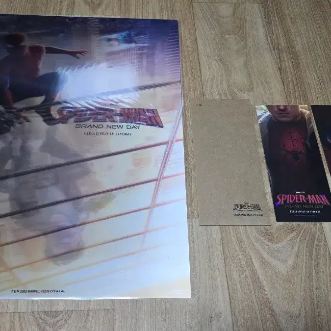 [BUNJANG] Spider-Man Brand New Day Lenticular Poster (A3, Special Finish) / 스파이더맨 브랜드 뉴 데이 렌티큘러 포스터 (A3,후가공) + TTT 2종 일괄 팝니다