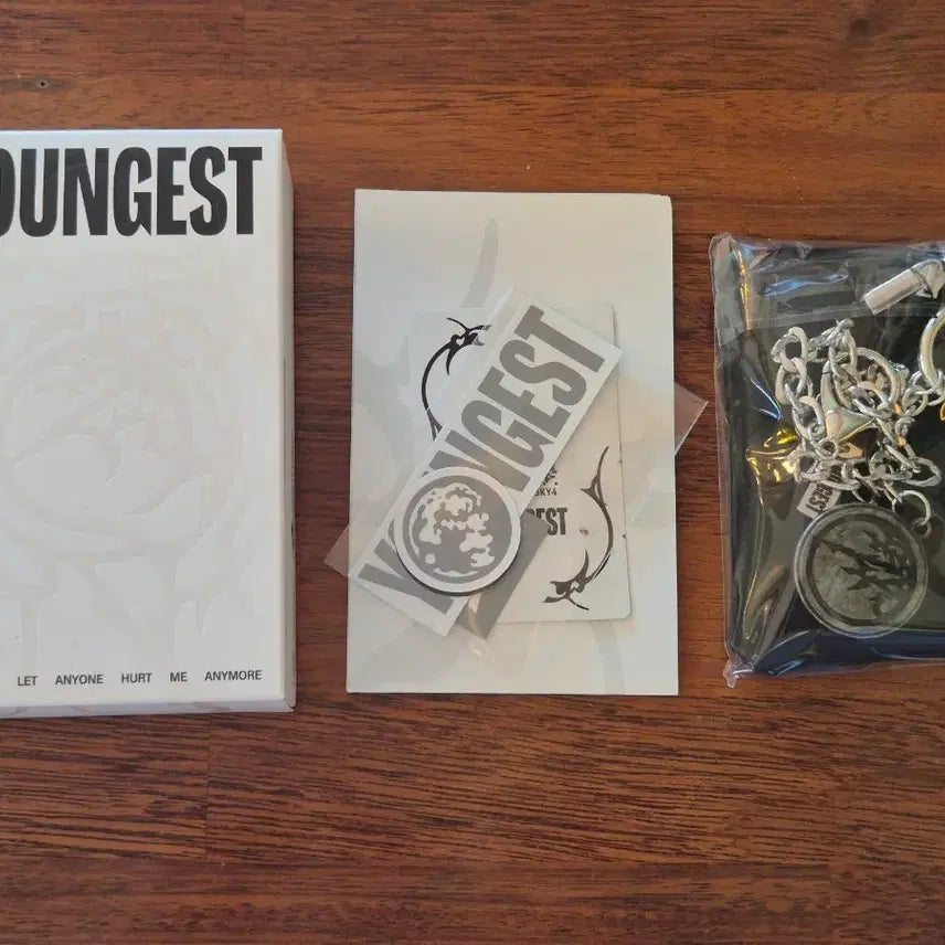 [BUNJANG] DAY6 Young K Solo Album Wallet Keychain (QR Used, Sealed) / 영케이 월렛 키링 포카제외 큐알O 지갑 미개봉