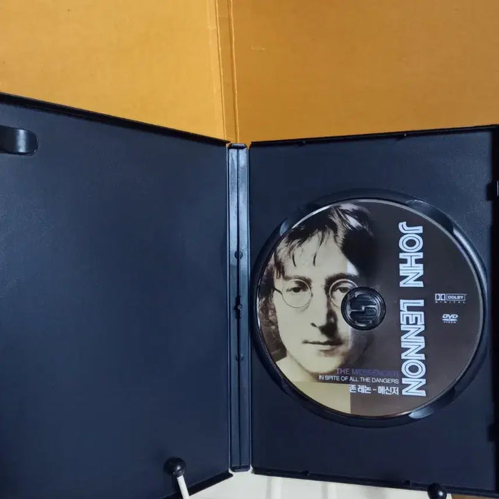 [BUNJANG] John Lennon: The Messenger Documentary / 다큐) 존 레넌 - 메신저