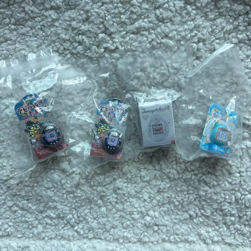 [BUNJANG] Bandai Tamagotchi Ringcore Gacha Set of 4 Rings / 일괄)반다이 다마고치 링코레 반지 가챠 4개