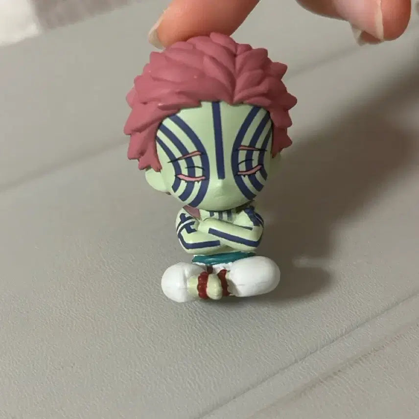 [BUNJANG] Demon Slayer Akaza Nemurasetai Gacha Figure / 귀멸의칼날 네무라세타이 아카자 가챠