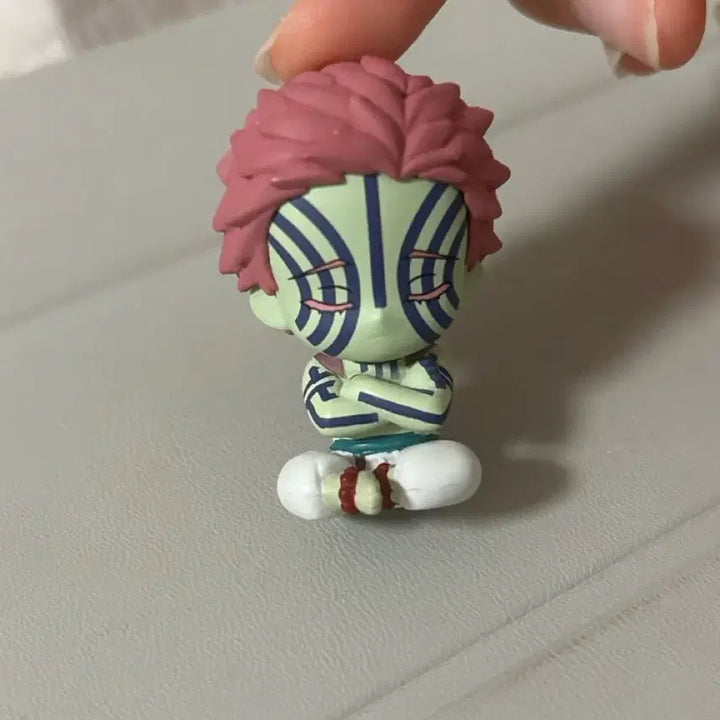 [BUNJANG] Demon Slayer Akaza Nemurasetai Gacha Figure / 귀멸의칼날 네무라세타이 아카자 가챠