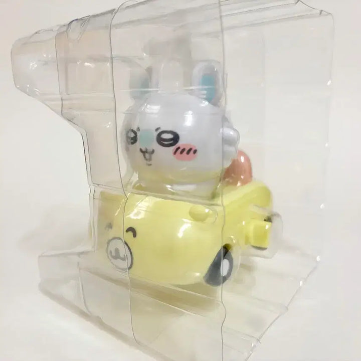 [BUNJANG] Chiikawa Happy Drive Figure (Momonga) / 치이카와 해피드라이브 피규어 (모몽가)