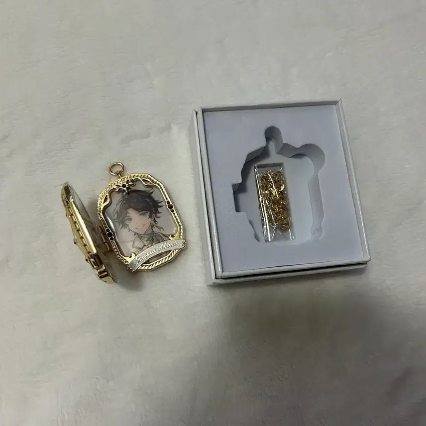 [BUNJANG] Nijisanji 6th Anniversary Saegusa Akina Rocket Pendant / 니지산지 6주년 사에구사 아키나 로켓 팬던트