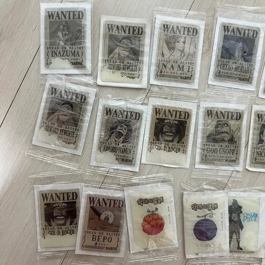 [BUNJANG] One Piece Wanted Poster Bungee Sticker Jelly Sticker / 원피스 수배서 띠부씰 악마의젤리 스티커