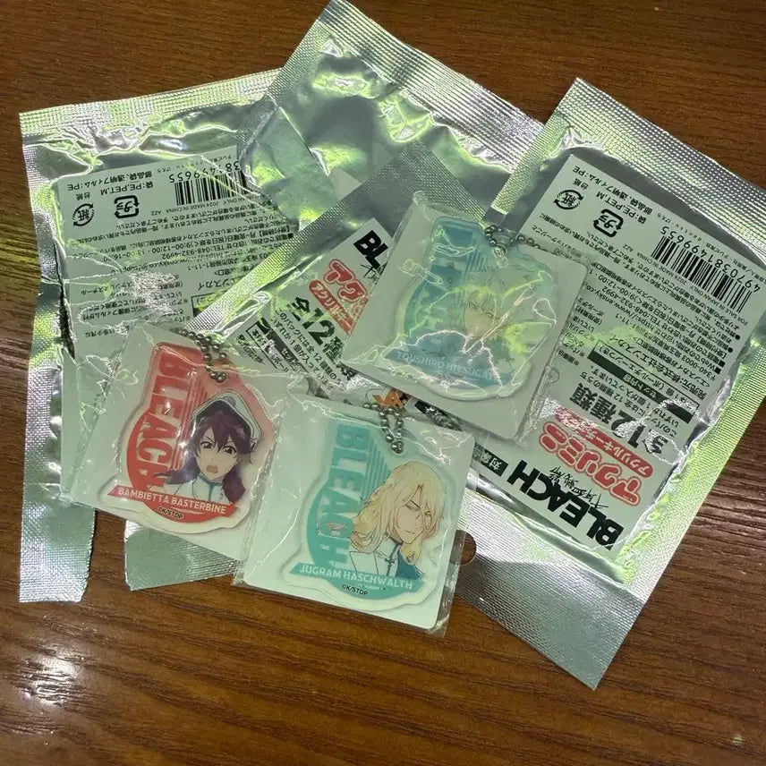 [BUNJANG] Bleach Thousand-Year Blood War Haschwalth &amp; Bambietta Keychain Bundle Set / 블리치 천년혈전 키링 팔아용!