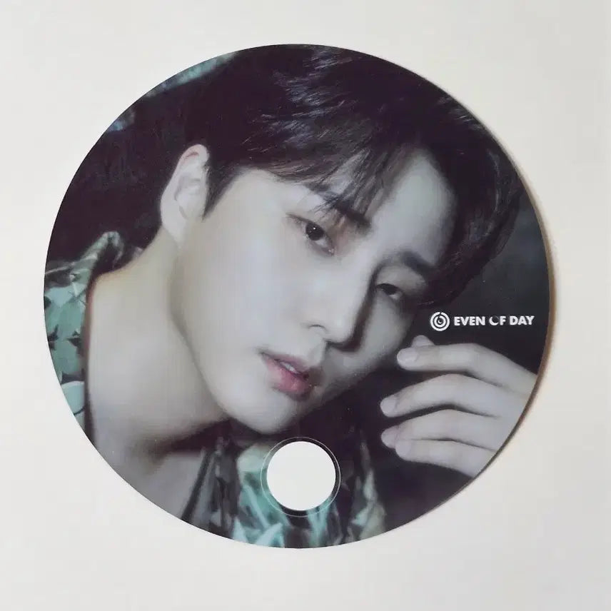 [BUNJANG] DAY6 Young K Even of Day Lucky Draw Fan / 데이식스 영케이 부채 이오데 뚫지 라뚜미 특전