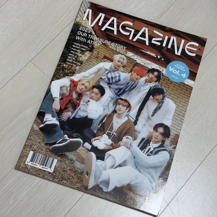 [BUNJANG] ATEEZ Magazine Vol. 4 / 에이티즈 매거진 Vol.4 (2023)