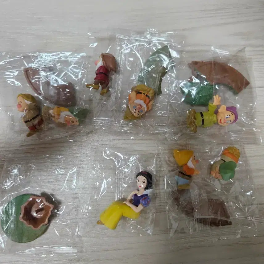 [BUNJANG] Snow White Figure Gacha Full Set / 백설공주 피규어 가챠 풀셋 팝니다