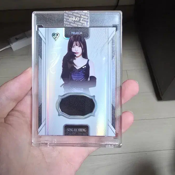 [BUNJANG] fromis_9 Terika Song Hayoung Real-Wear Relic Magnet Case / 프로미스나인 테레카 송하영 실착렐릭 자석케이스