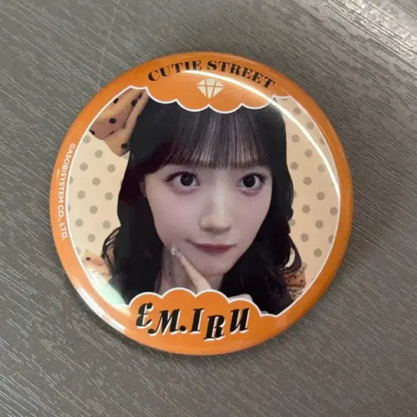 [BUNJANG] Q-Este Q-tistreet Emiru Can Badge / 큐스토 큐티스트리트 큐티스트릿 에미루 캔뱃지 양도