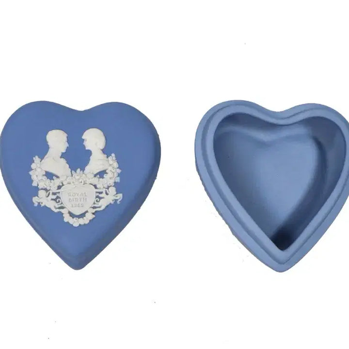 [BUNJANG] Wedgwood Jasperware Pale Blue Heart Trinket Box 1982 / [영국엔틱] 웨지우드 제스퍼웨어 페일블루 하트 트링켓 1982년