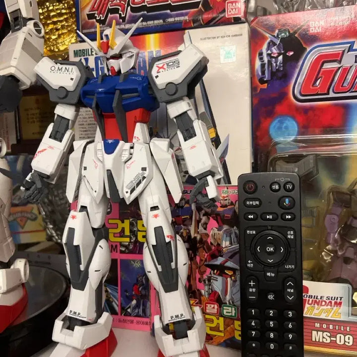 [BUNJANG] 1/60 Real Grade Strike Gundam (PG Size Scale Model Kit) / 1/60 리얼 디테일 스트라이크 건담 (PG급 사이즈 프라모델)