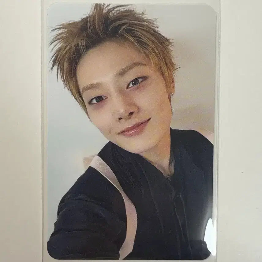 [BUNJANG] Stray Kids I.N Double-Sided Photocard RUN IT SEOUL / 스트레이 키즈 런잇 서울 입장 기프트 2일차 아이엔 양면포카
