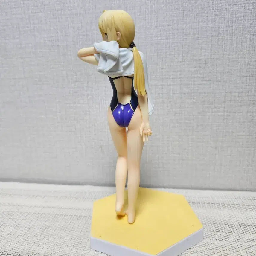 [BUNJANG] Fate/Zero Saber Beach Queens Figure / 비치퀸즈 페이트 제로 세이버
