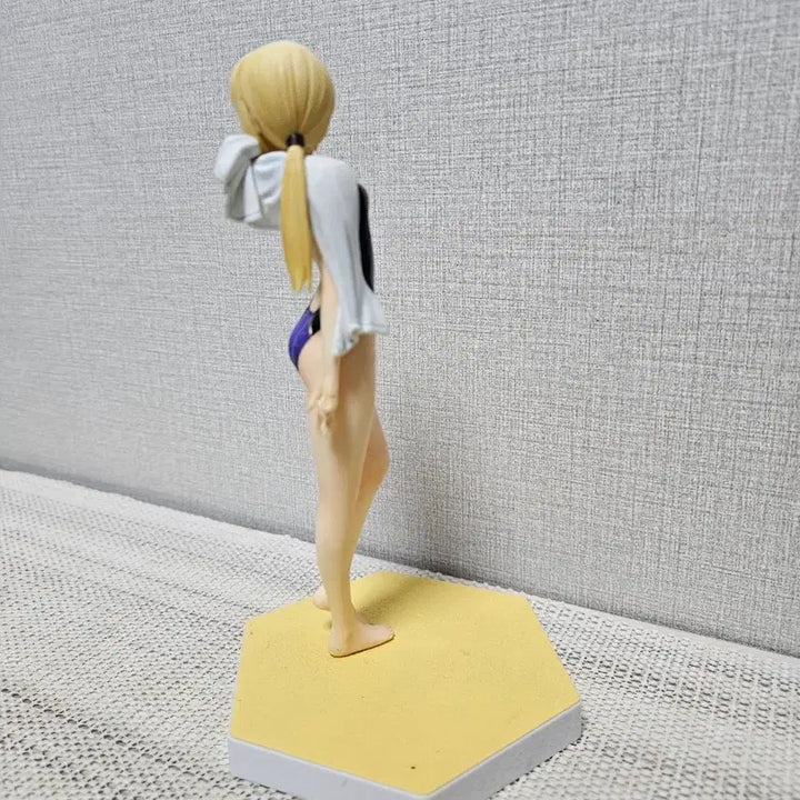 [BUNJANG] Fate/Zero Saber Beach Queens Figure / 비치퀸즈 페이트 제로 세이버