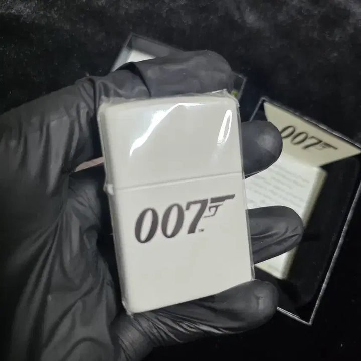 [BUNJANG] Zippo 007 James Bond Limited Edition White Lighter / zippo 지포 007 제임스본드 한정판 화이트 라이터 정품