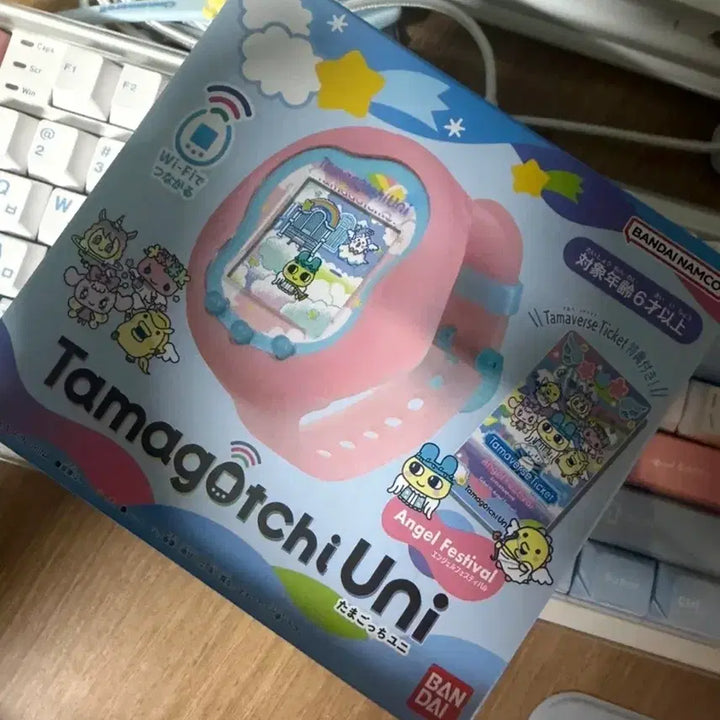 [BUNJANG] Tamagotchi Uni (Angel) Limited Edition Play Version / 다마고치 유니 (엔젤) 한정판 플레이용 판매