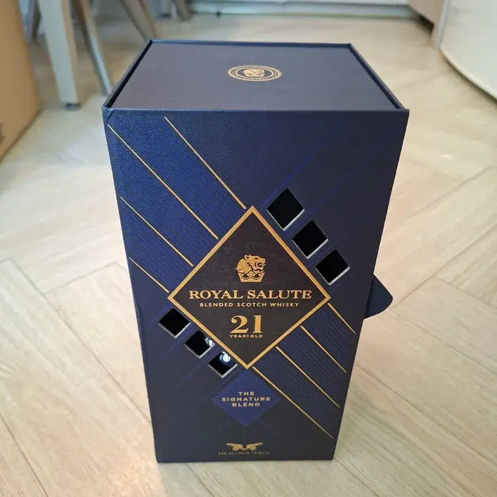 [BUNJANG] Royal Salute 21 Year Old Empty Bottle &amp; Box / 로얄살루트 21 공병&amp;박스