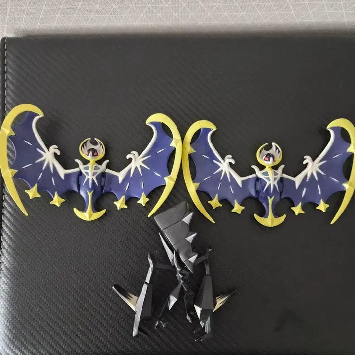 [BUNJANG] Pokemon Moncolle Lunala &amp; Necrozma Figures (Set of 4) / 포켓몬스터 몬코레 루나아라 피규어 2개 네크로즈마 피규어