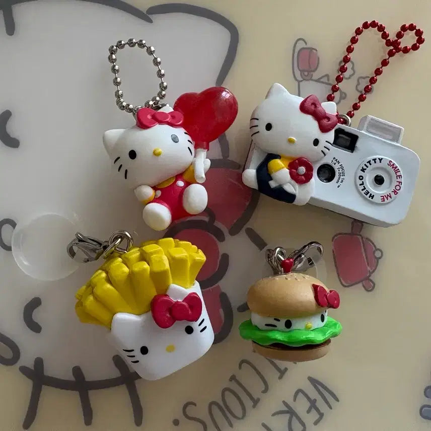 [BUNJANG] Hello Kitty Gachapon 4-Piece Bundle / 헬로키티 가챠